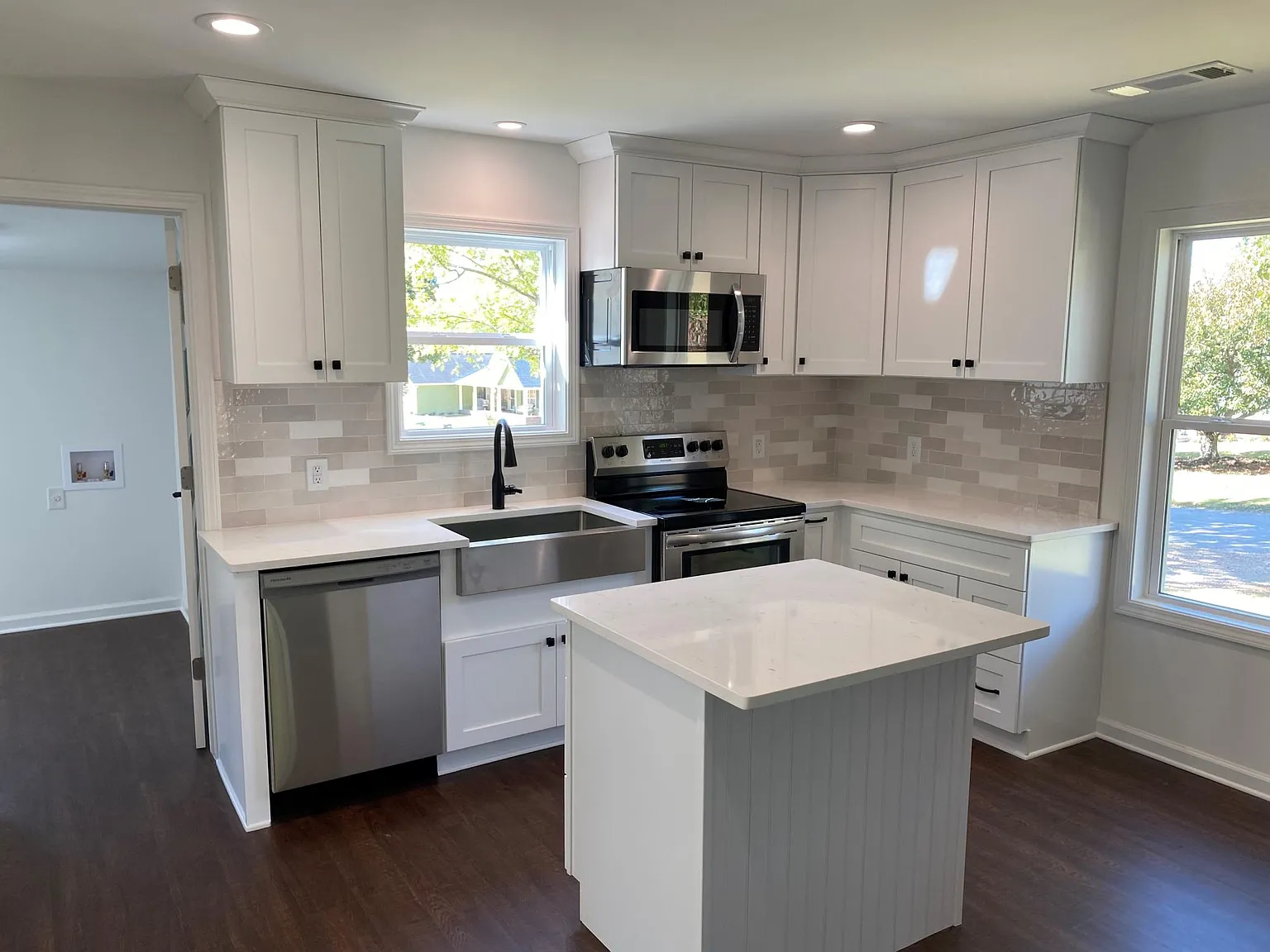 2 bed, 925 sqft, $1,600 — Photo 3