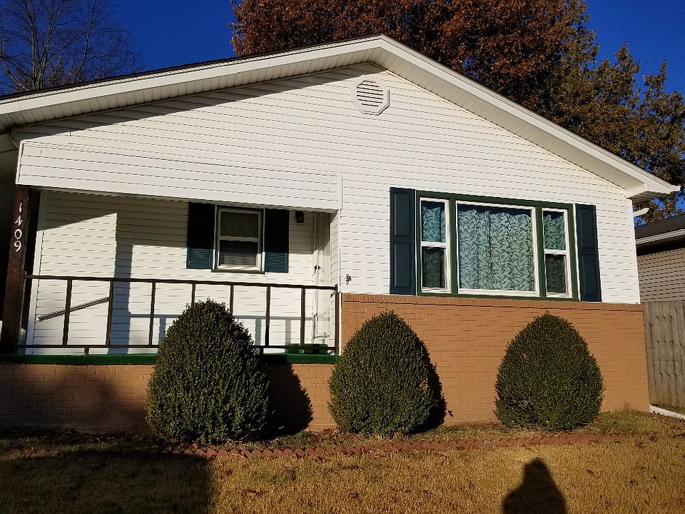 1st image of 1409 Woodland Dr