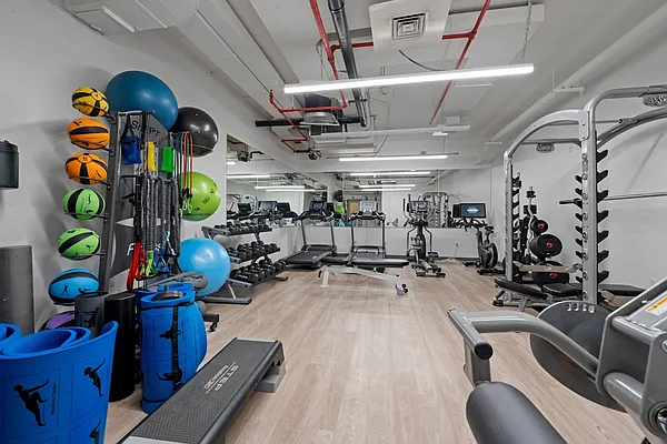 Rented by Lisa Management | media 8