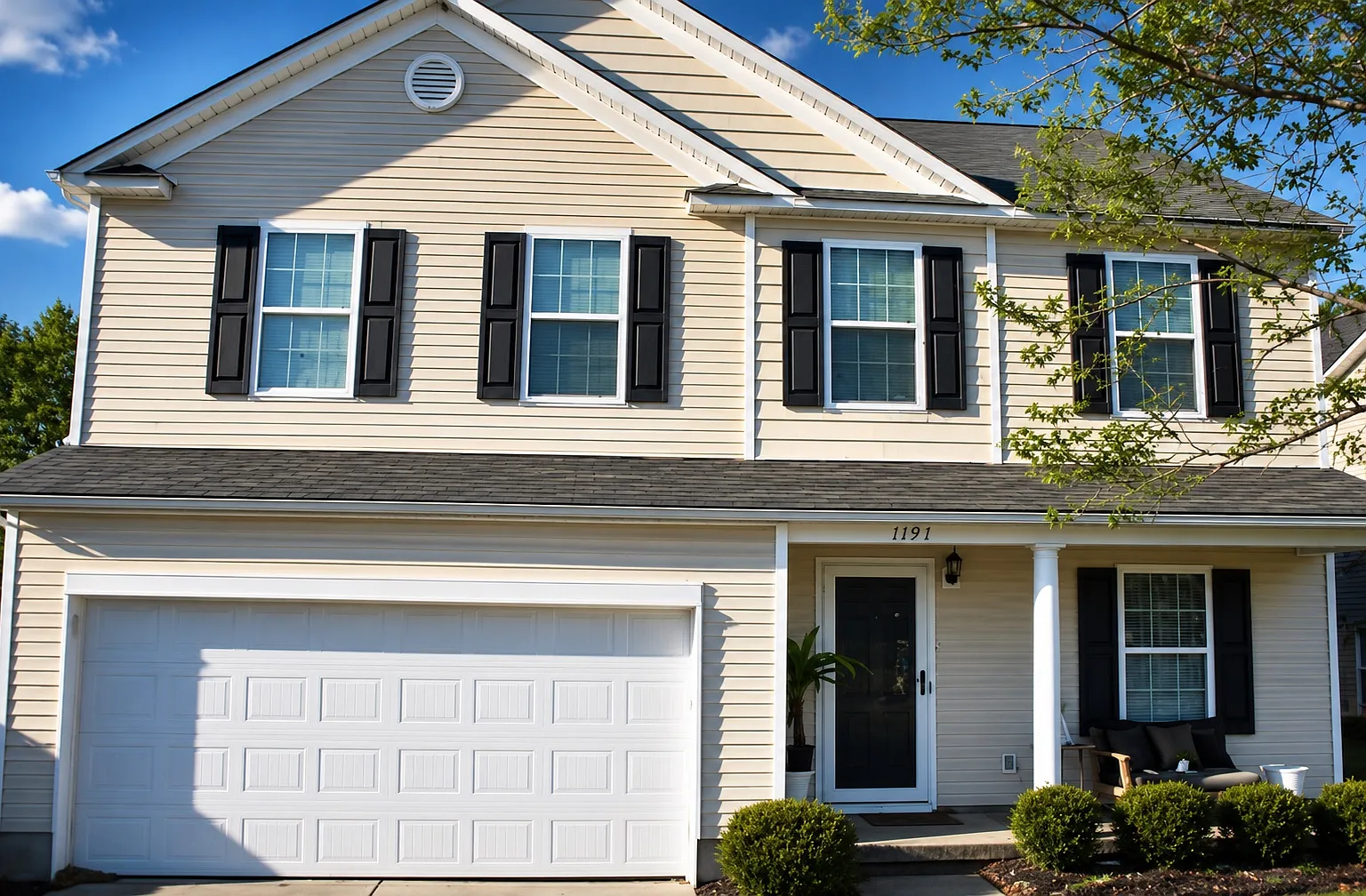 4 bed, 2.5 bath, 2117 sqft, $1,800 — Photo 1