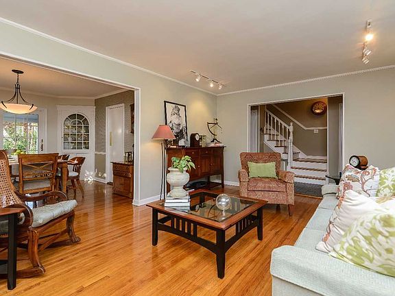 4th image of 29 Leeds Dr