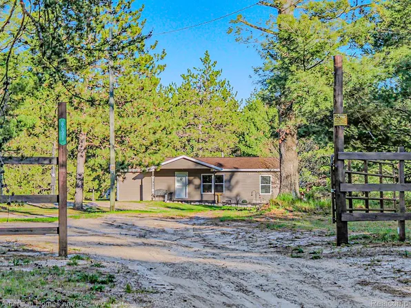 6691 Boone Ln, Vanderbilt, MI 49795