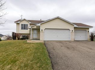 1507 Thistle Ln, Shakopee, MN 55379