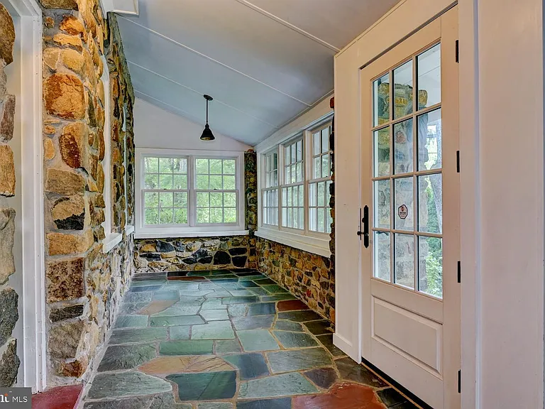 353 Cherry Hill Rd — Photo 6