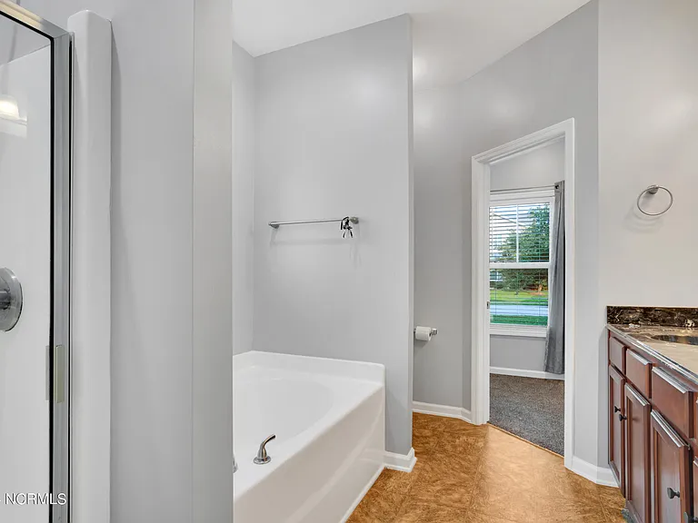 333 Kingston Rd — Photo 10