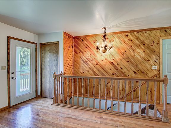 3rd image of 9821 Deer Park Road