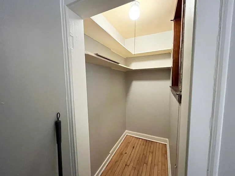 2440 W Ardmore Ave #1 — Photo 3