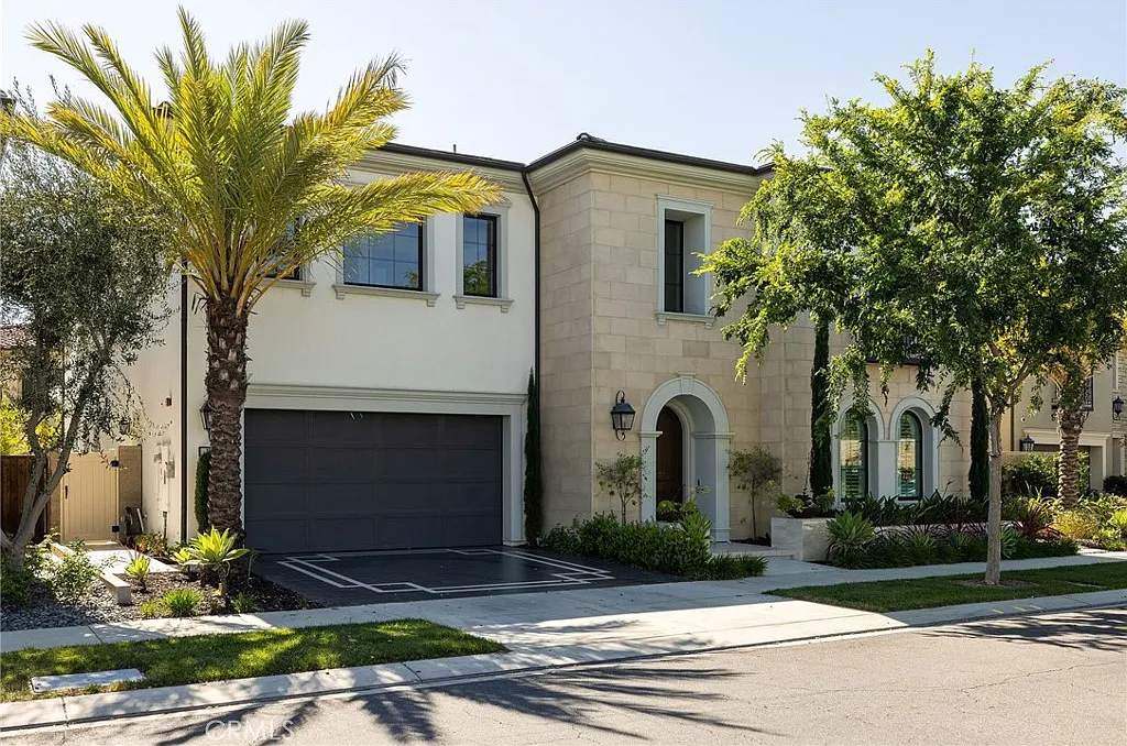 5 bed, 5.5 bath, 4413 sqft, $12,500 — Photo 3
