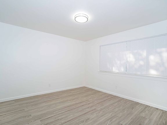 2nd image of 324 Mountain View Ave #1