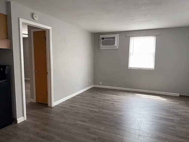 1110 W Laurel St #2 — Photo 3