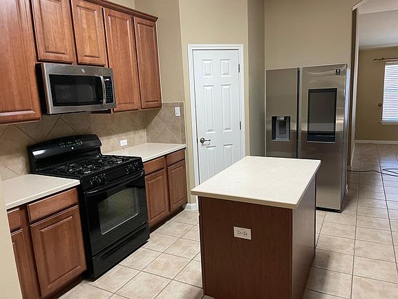 3rd image of 4506 Heritage Well Ln