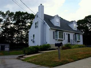 135 Blueberry Hill Rd, Groton, CT 06340