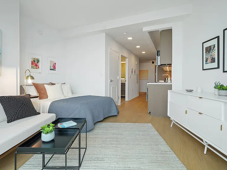 18 6th Ave #3316 — Photo 3