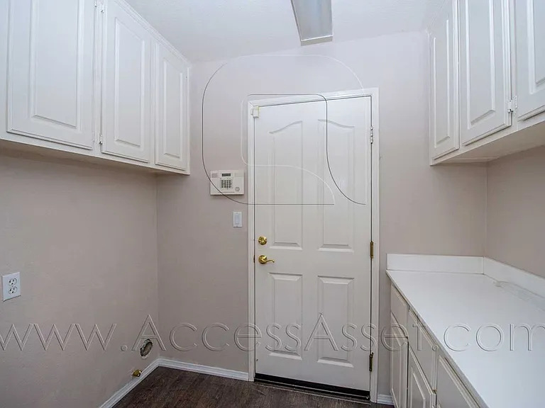 6303 Plum Ave — Photo 8