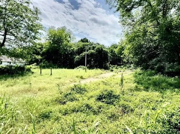 2836 N Hartford Ave E, Tulsa, OK 74106