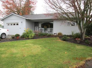 1989 W Hayes St, Woodburn, OR