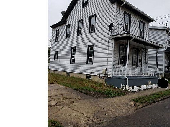 3rd image of 89 Carpenter St