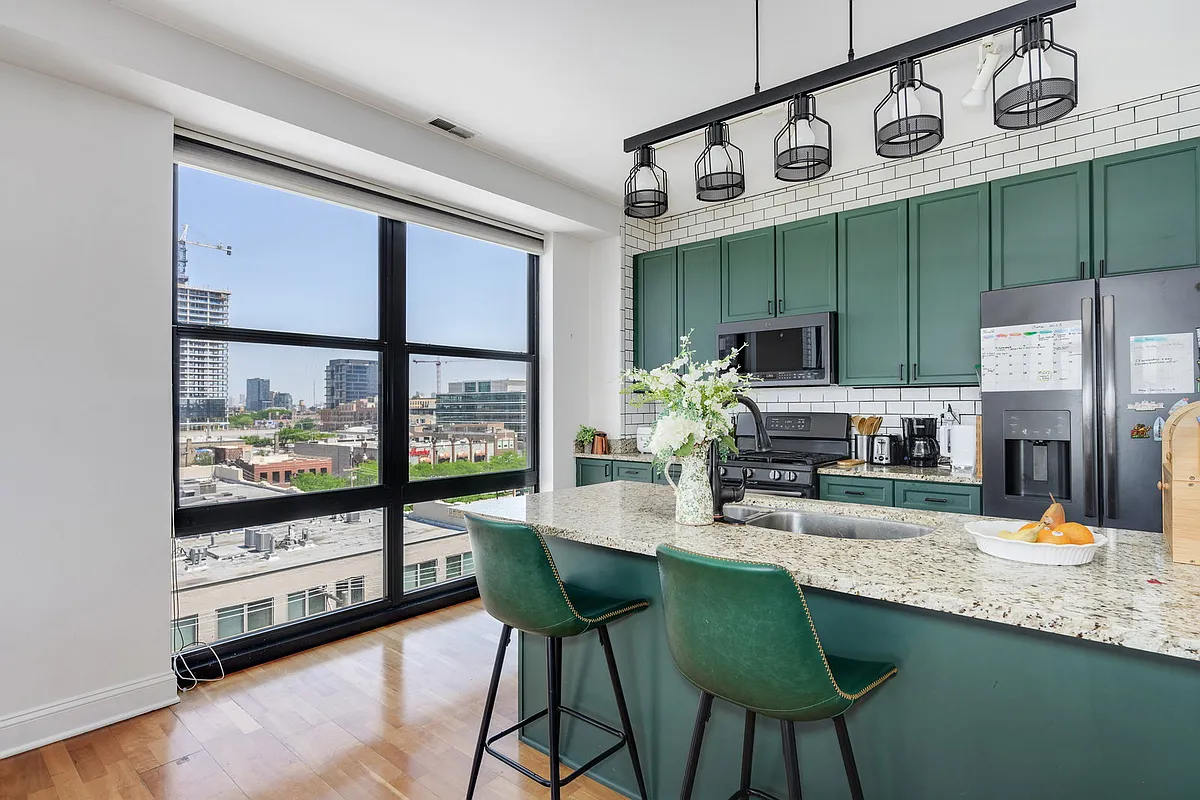 Building Photo - 1260 W Washington Blvd #608