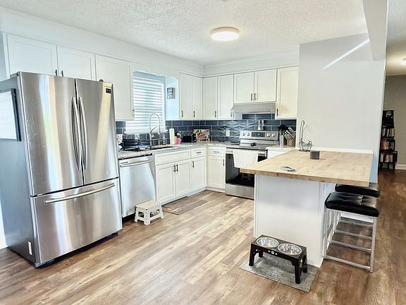 3rd image of 10775 Jolyne Cir