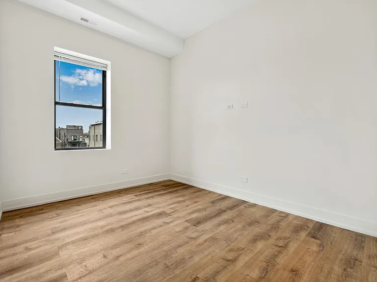 2219 N Hamilton Ave #102 — Photo 14