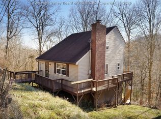 1052 Meadowview Ln, Saint Albans, WV 25177