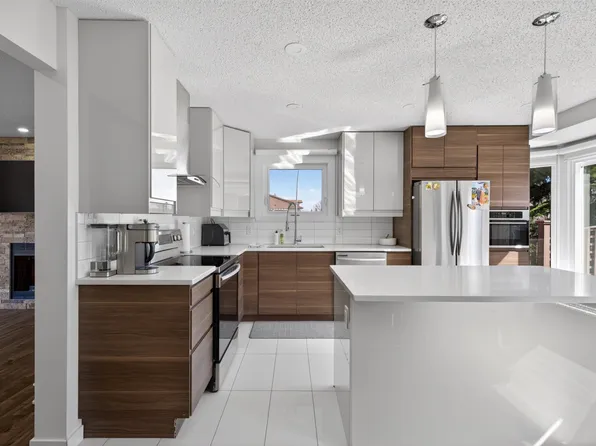 15251 88a St NW, Edmonton, AB T5E 6G7
