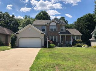 2948 Kensington Dr, Barberton, OH 44203