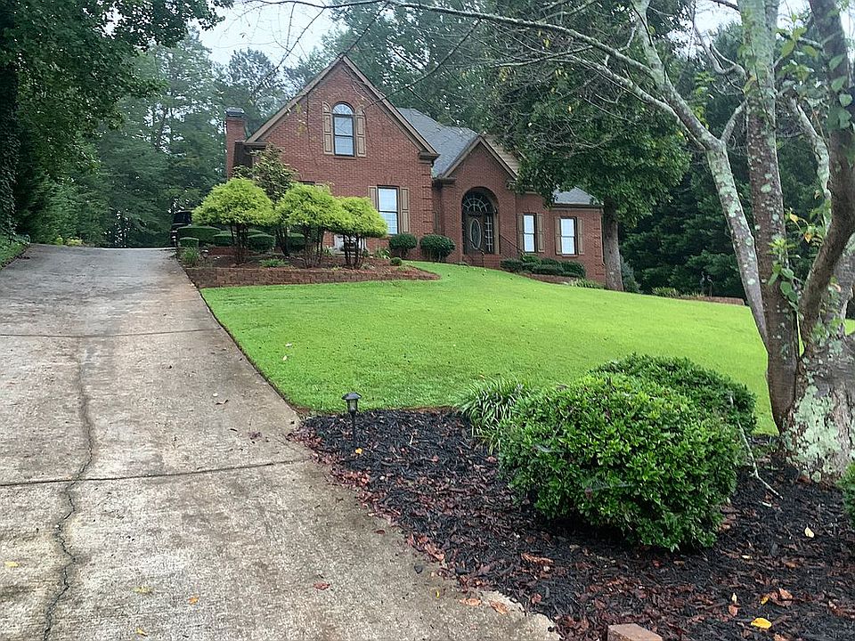 2nd image of 1032 Avery Creek Dr