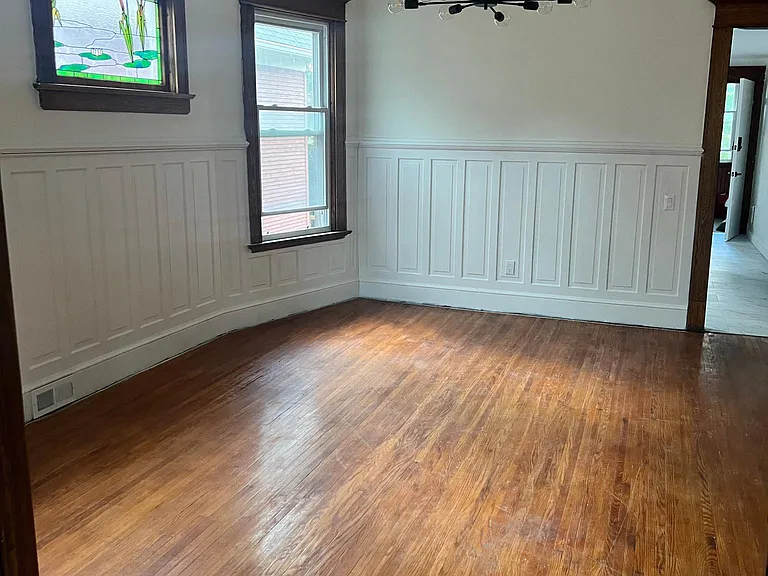 426 W Delavan Ave #UPPER — Photo 9