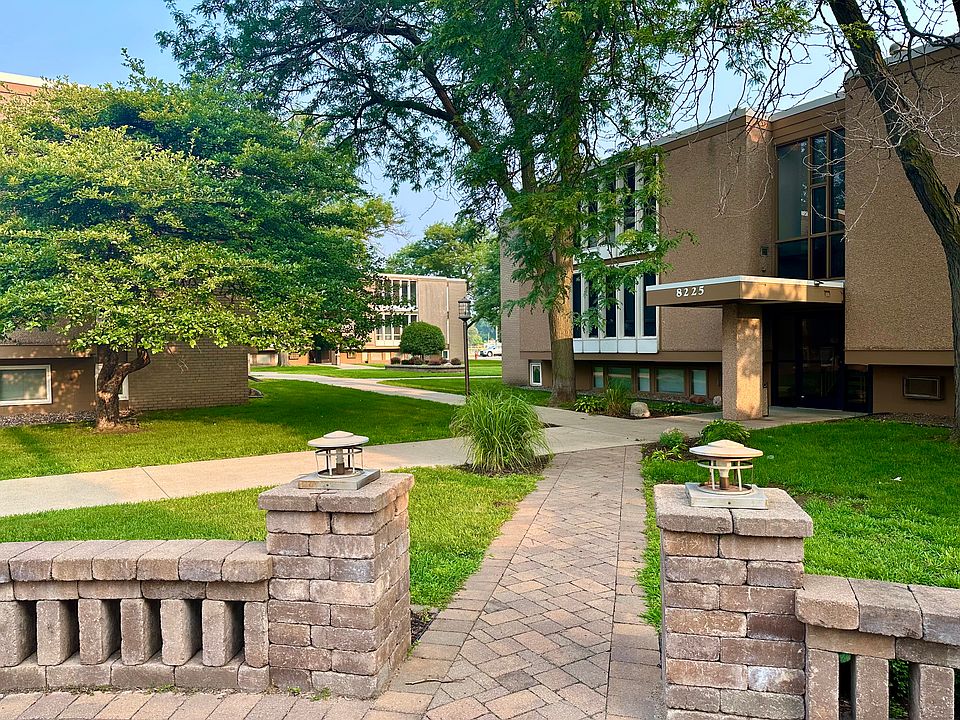 Aquila Court exterior