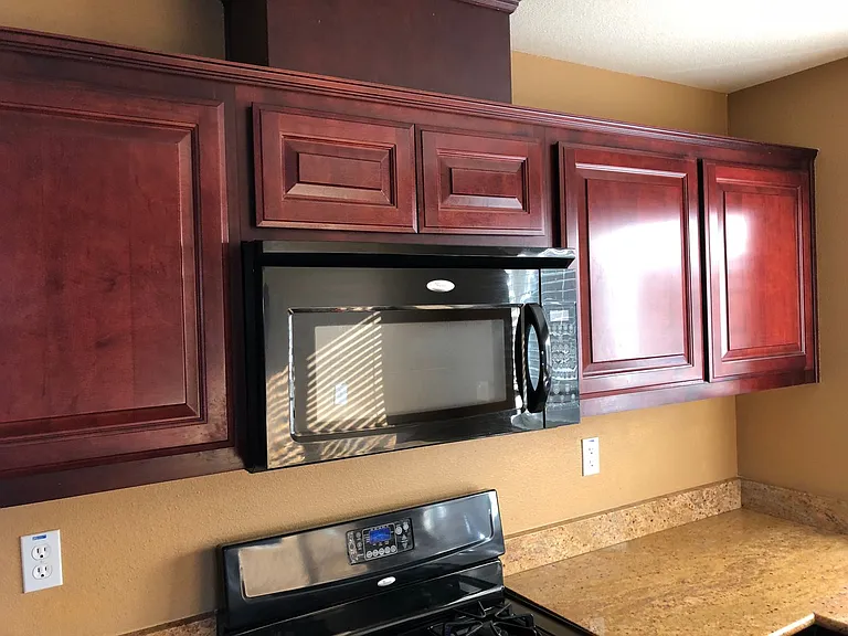 585 Hart Dr — Photo 9