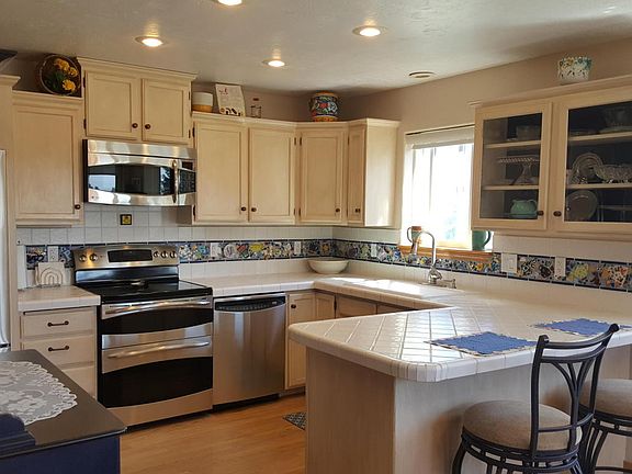 3rd image of 35330 E South Hills Way