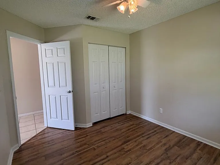 101 Talbot Ct — Photo 10