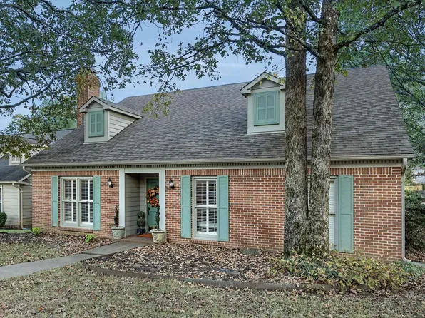 1821 Pickering Ln, Little Rock, AR 72211