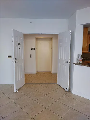 100 S Birch Rd #1005D Photo 1