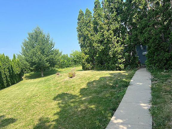 4th image of 4171 Bluebird Dr