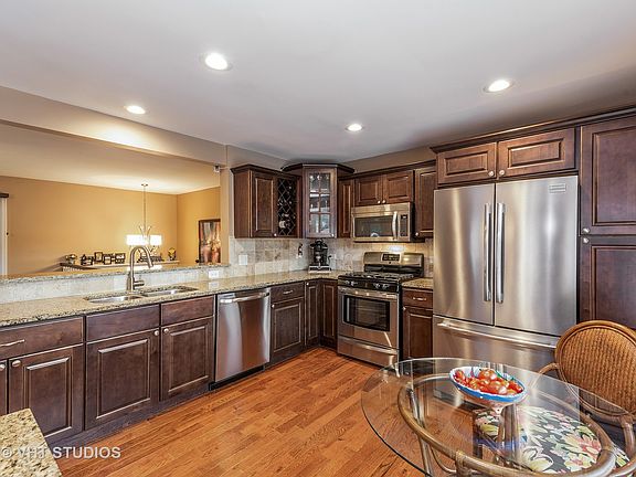 3rd image of 198 Ivy Ln