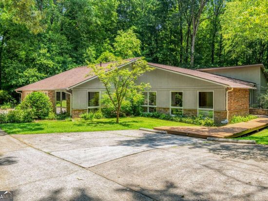 1690 Trotters Ln, Stone Mountain, GA 30087