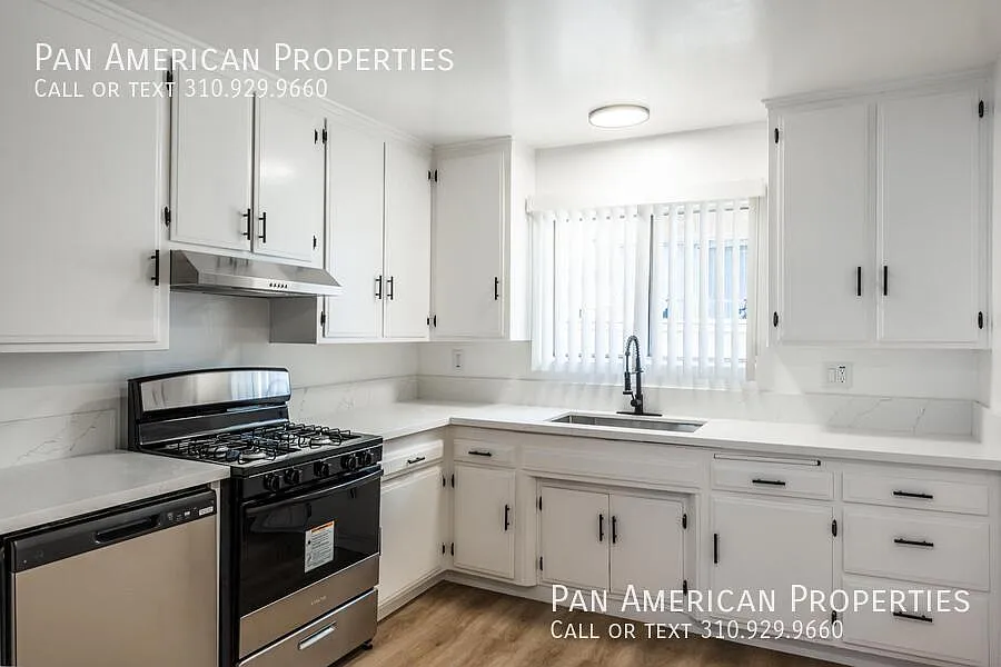 3 bed, 1.5 bath, 1000 sqft, $2,845 — Photo 2