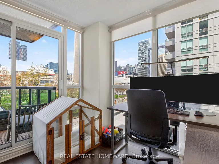 25 Lower Simcoe St #518 — Photo 17