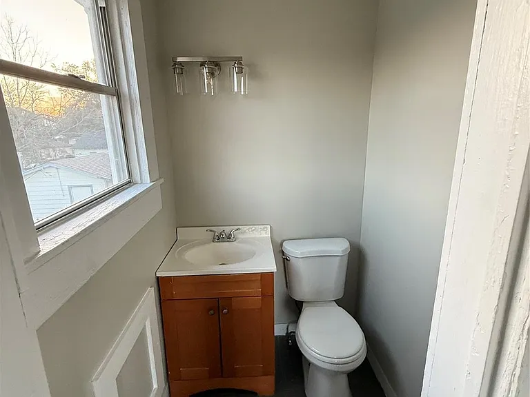 4103 Delhi St — Photo 12