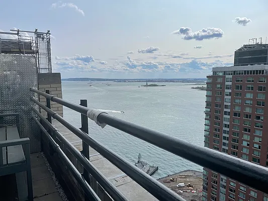 Rented by The Moinian Group | media 9