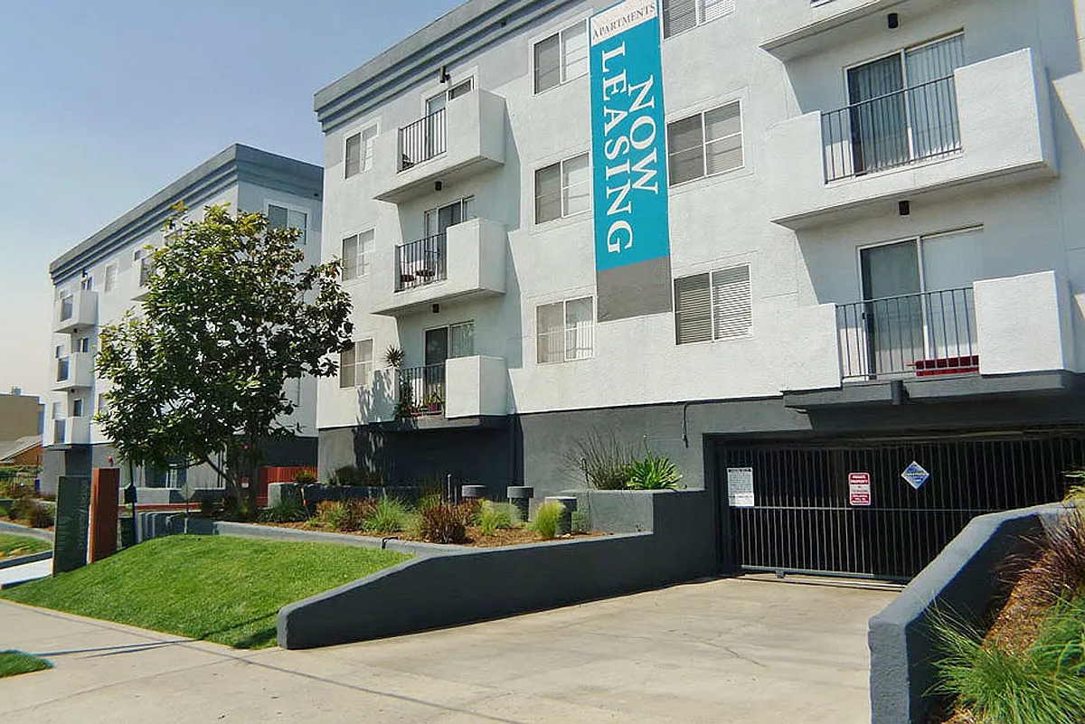 Building Photo - Villa De Adel Apts