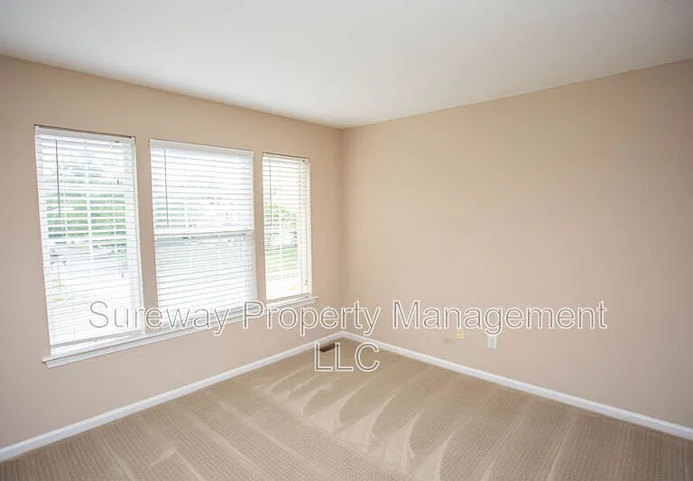 7 Amaryllis Ln — Photo 27