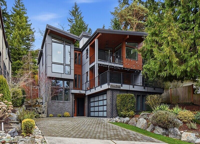 1st image of 332 13th Ave