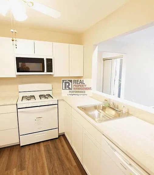 531 Clubhouse Ct #12 — Photo 11