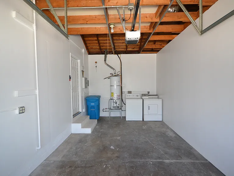 345 N Fremont St — Photo 18