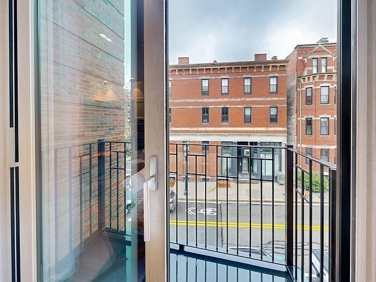 69 Walnut St #6 — Photo 7