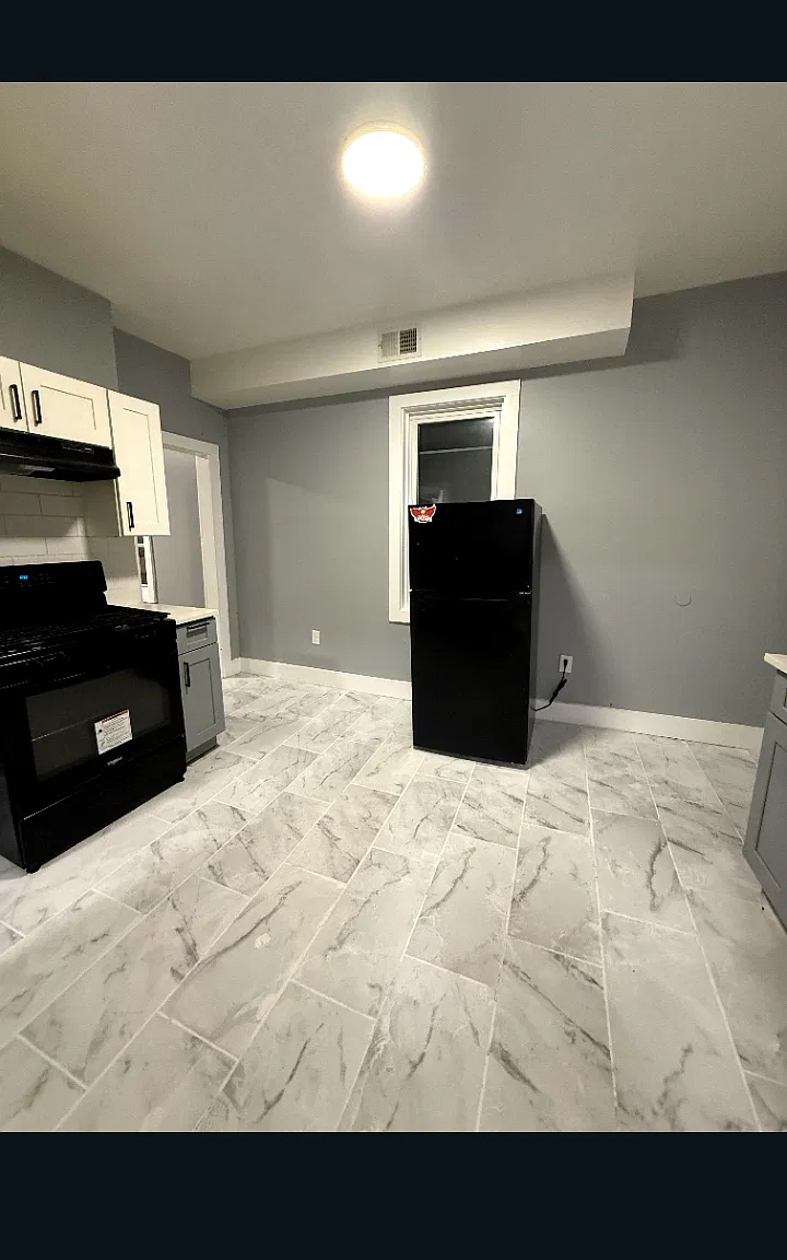 3 bed, $2,250 — Photo 1