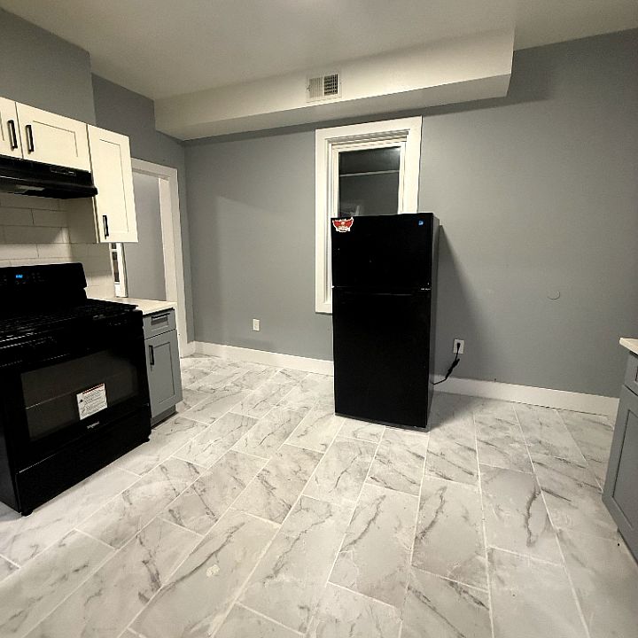 1st image of 845 Garden St #2R